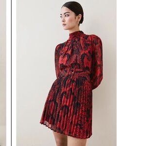 NWT Karen Millen Petite Snake Print Georgette Pleated Woven Mini Dress Red Black